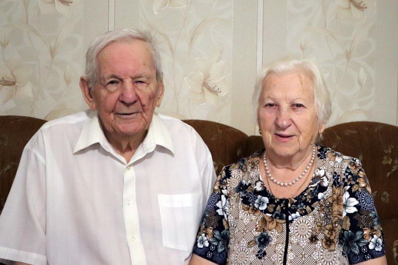 ОБЗОР ПРЕССЫ «ВОСТОЧНЫЙ ЭКСПРЕСС»: Лучший футболист, тренер, шахматист, шахтер и муж