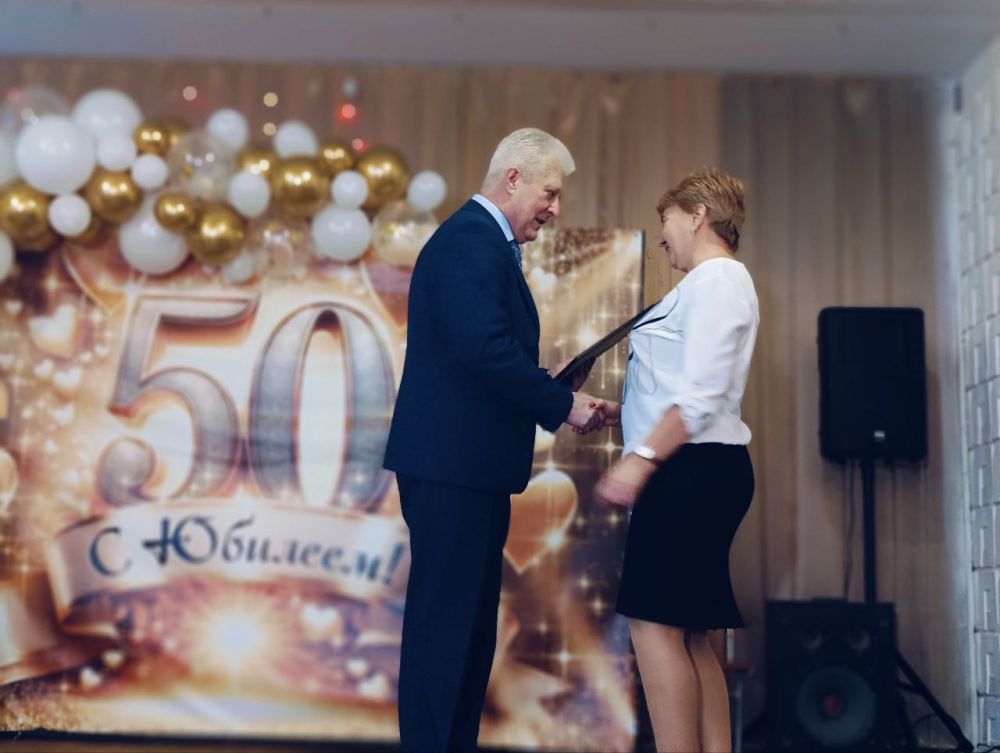 Сергей Козенко: 5Сегодня принял участие в праздновании 50-летнего юбилея Власовского учебно-воспитательного комплекса № 3. Этот значимый день собрал вместе педагогов, учеников и выпускников, чтобы отпраздновать славную...