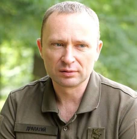 Новости к этому часу:. Зеленский назначил Михаила Драпатого новым командующим Сухопутными войсками ВСУ, а новым замом главкома ВСУ стал Олег Апостол. В сентябре прошлого года СК РФ объявил Драпатого в розыск. По версии...