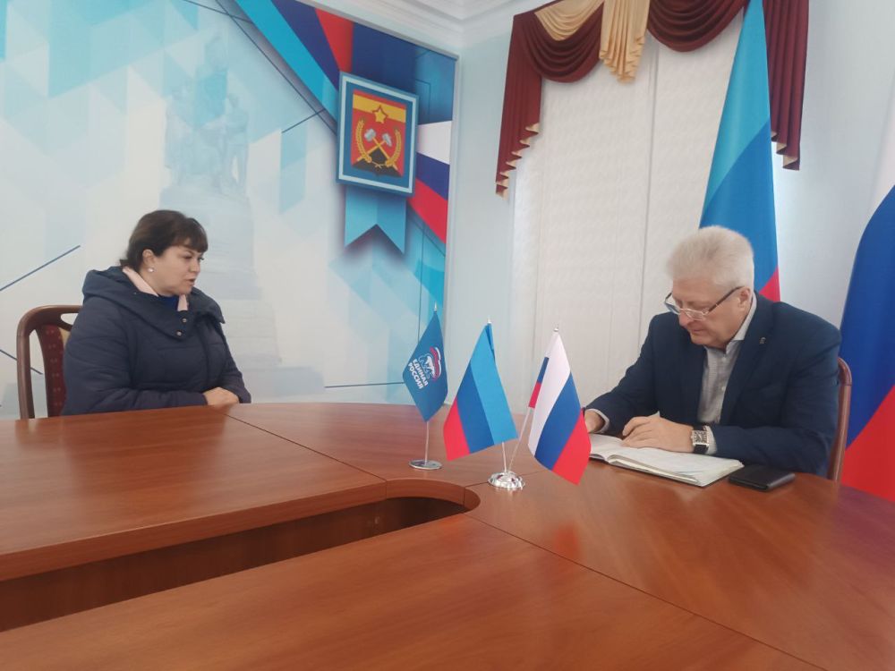 Сергей Козенко: Сегодня, в рамках декады приёмов граждан, приуроченной к 23-й годовщине со дня основания Партии «Единая Россия», провёл личный приём граждан