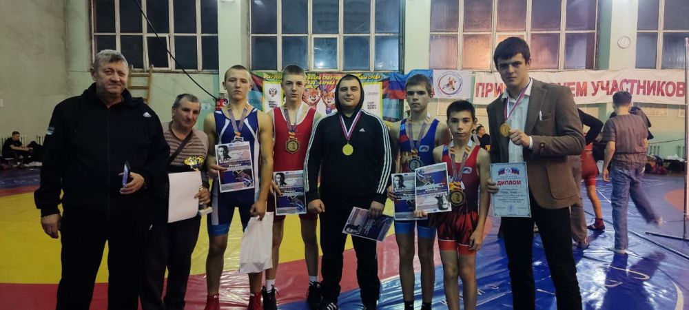 29 ноября 2024 года в Луганске прошел открытый турнир по греко-римской борьбе посвященный памяти Заслуженного мастера спорта СССР Степана Рапаева