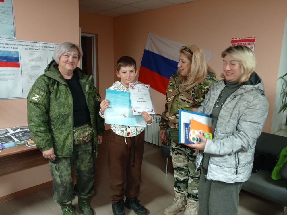 Начальник Нижнетепловского отдела жизнеобеспечения Галина Чибрисова и главный специалист отдела жизнеобеспечения Галина Луговая встретились с представителями Благотворительных Фондов Москвы и Армавира, которые привезли...