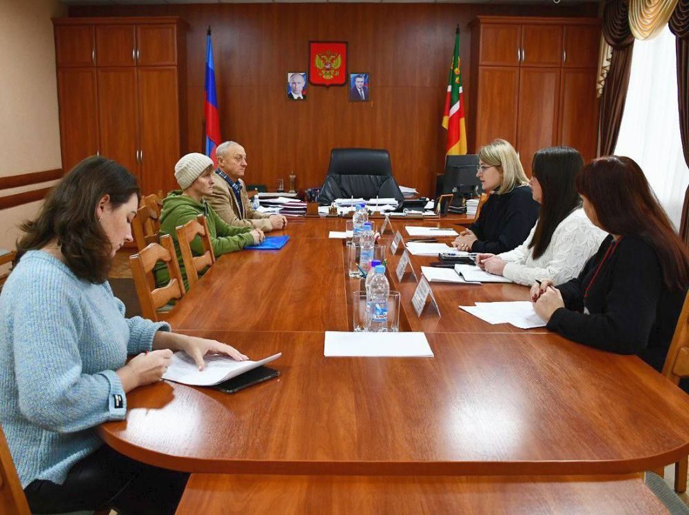 Сергей Колягин: Сегодня в стенах администрации мой заместитель Анжелика Скрепинская совместно с социальным координатором филиала государственного фонда поддержки участников специальной военной операции «Защитники Отечества»...