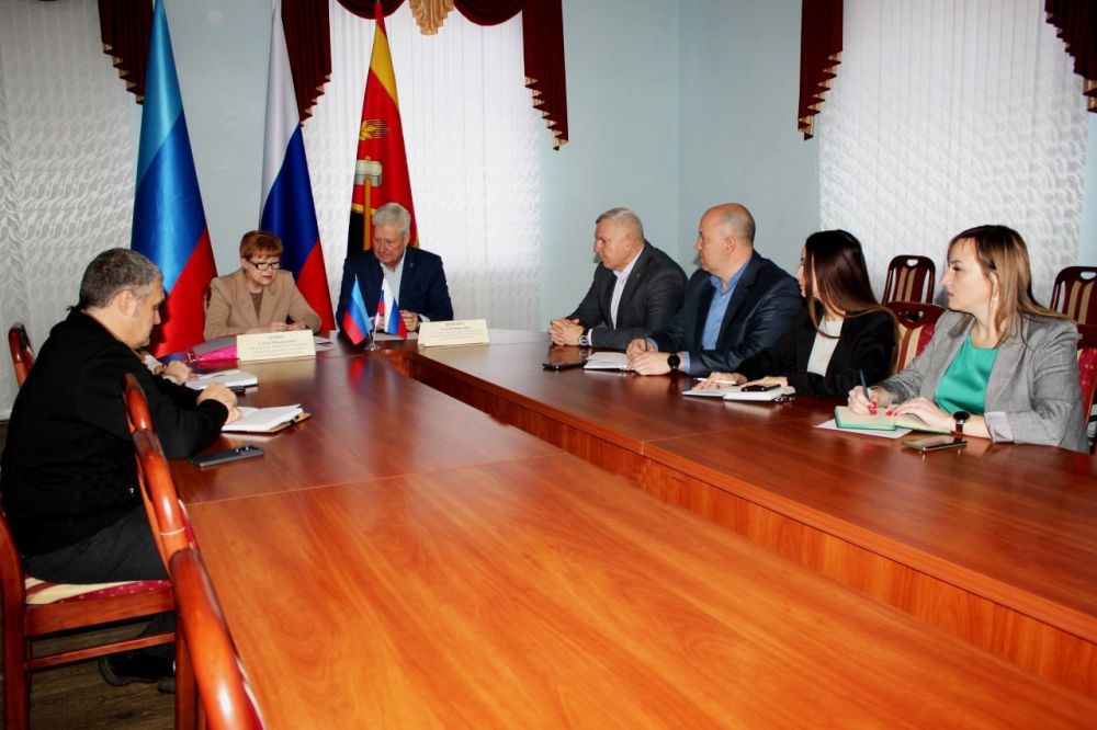 В г. Краснодон состоялось выездное совещание руководителя Минприроды ЛНР Елены Бойко с Главой муниципального округа Сергеем Козенко