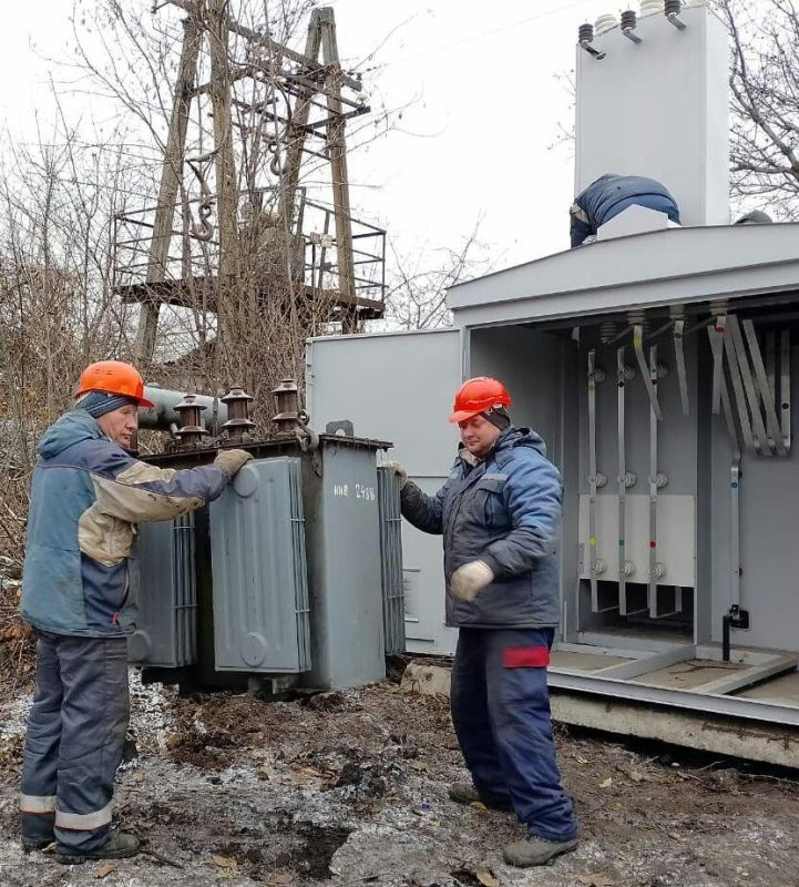 В Ирмино энергетики установили новую комплектную трансформаторную подстанцию