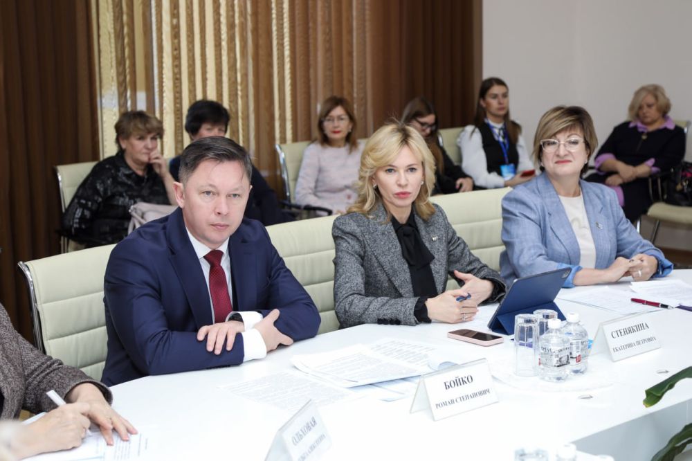 Дарья Лантратова: Программа нашего Форума в Биробиджане продолжилась стратегическими сессиями, посвященными теме здравоохранения, наставничества, законодательных инициатив, развития легкой промышленности и женских клубов