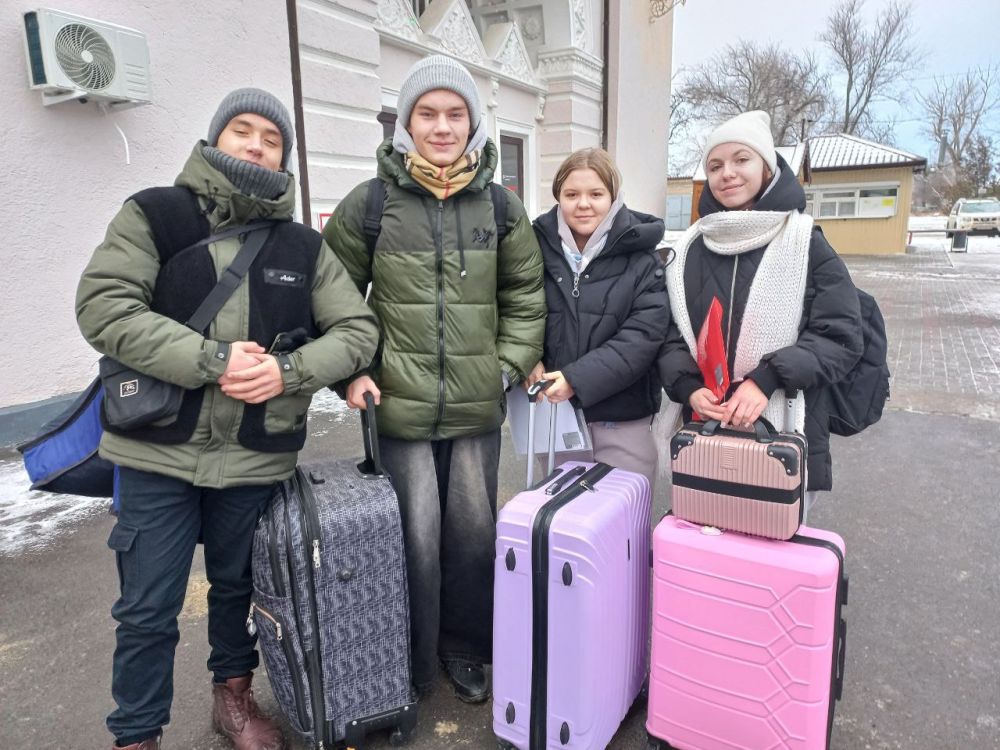 Сергей Козенко: 7 декабря четверо воспитанников военно-патриотического клуба «Почетная Вахта Памяти Пост №1 города Краснодона» отправились в город Москву, где они, по приглашению Благотворительного фонда Юлии Кирпичниковой...