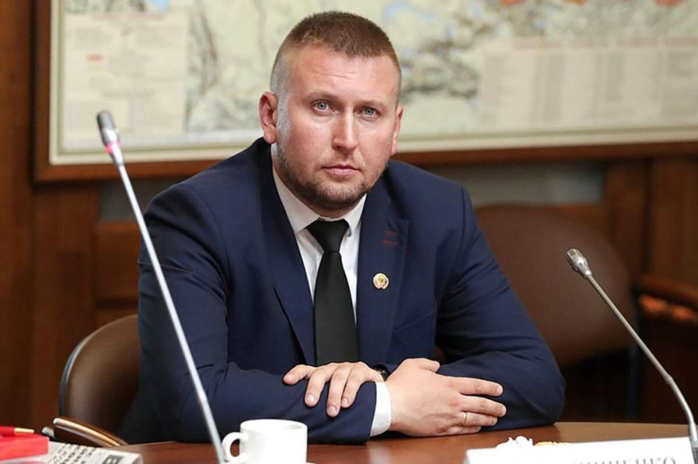 Сегодня отмечает свой День Рождения Мирошниченко Денис Николаевич – Председатель Народного Совета Луганской Народной