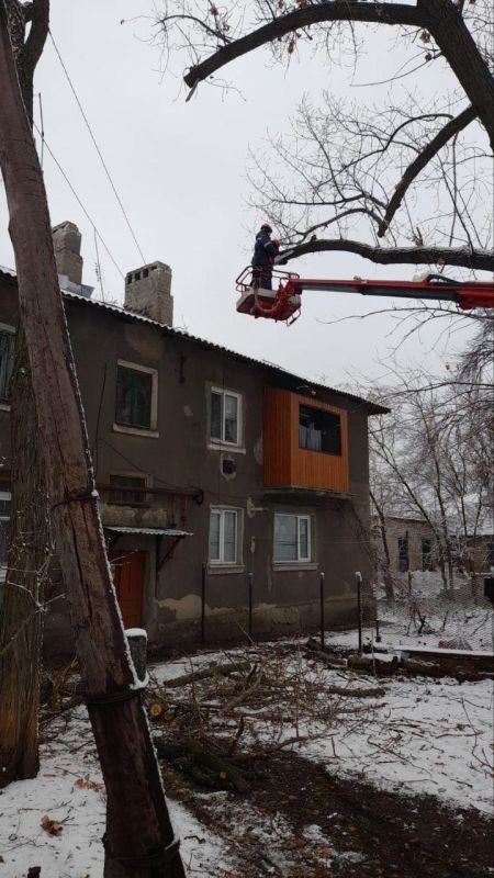 Сергей Козенко: Аварийная бригада Курганской области продолжает работу в Краснодонском муниципальном округе