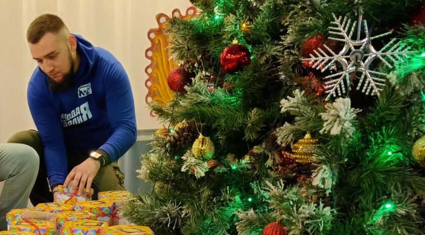 Активисты Луганского регионального отделения «Молодой Гвардии Единой России» передали более 7,5 тыс