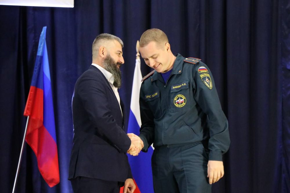 Олег Савченко: Принял участие в торжественном мероприятии, приуроченном ко Дню Спасателя Российской Федерации, которое прошло в Марковском муниципальном округе