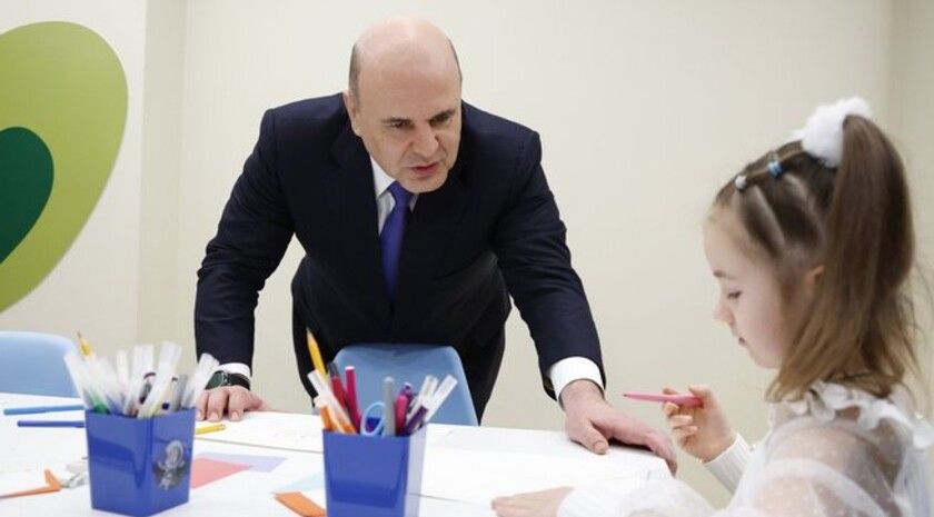 Мишустин исполнил новогоднюю мечту девочки из ЛНР