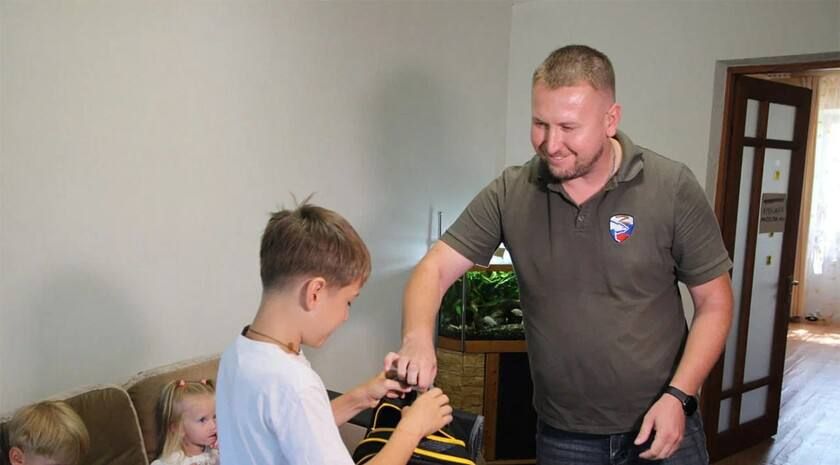 Активисты Луганского регионального отделения партии «Единая Россия» за год передали почти 500 т гуманитарной помощи участникам специальной военной операции