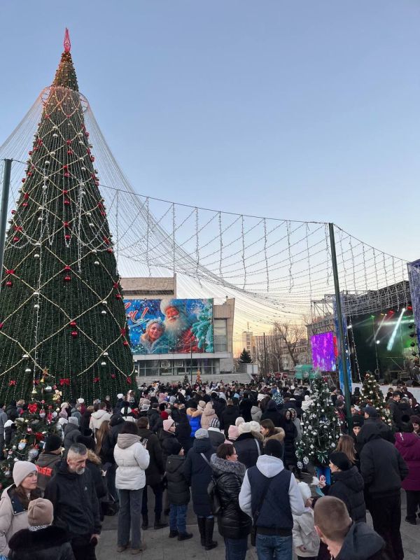 С 29 декабря по 7 января на Театралке пройдет цикл новогодних мероприятий от всех городов ЛНР