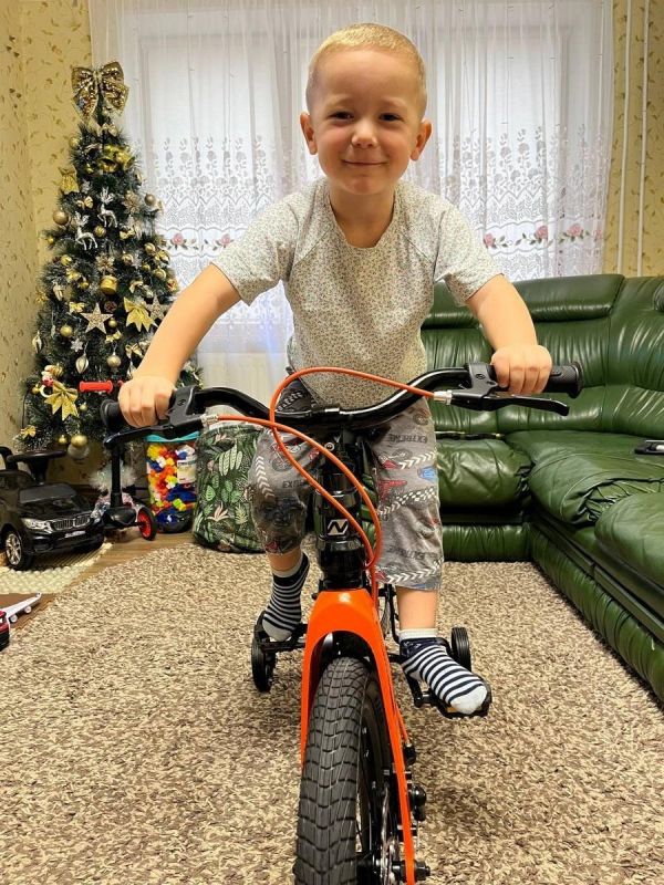 Подарки акции «Ёлка желаний» от врио Главы Республики Коми Ростислава Гольдштейна дошли до Луганской Народной Республики