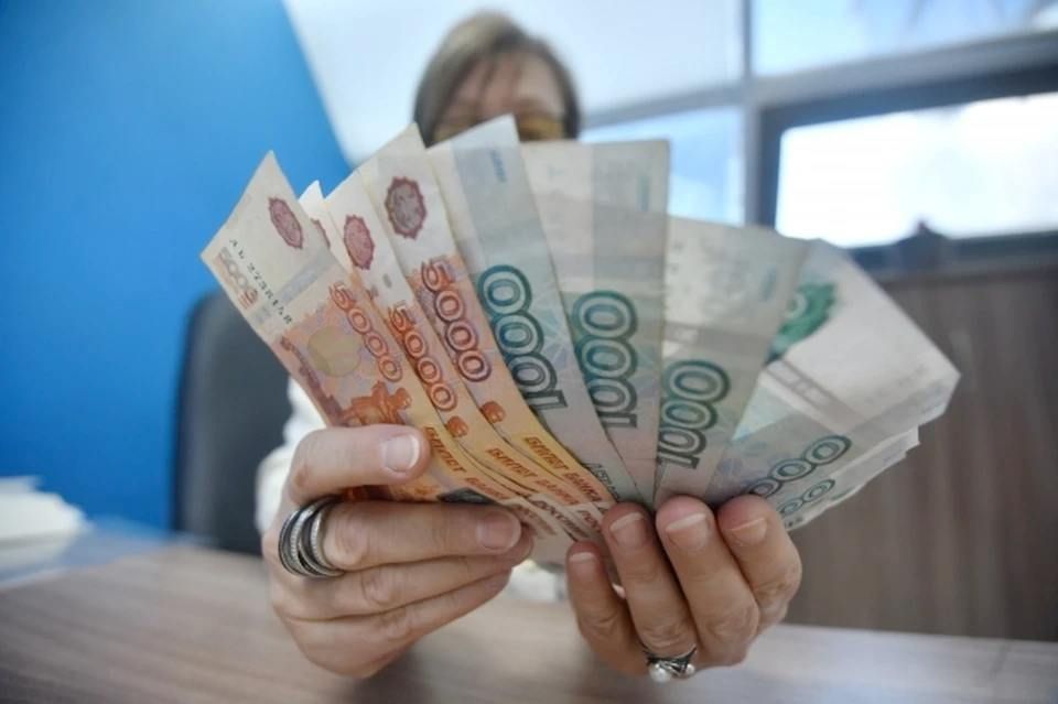 Работникам госпредприятий в ЛНР выплатят задолженность по зарплате