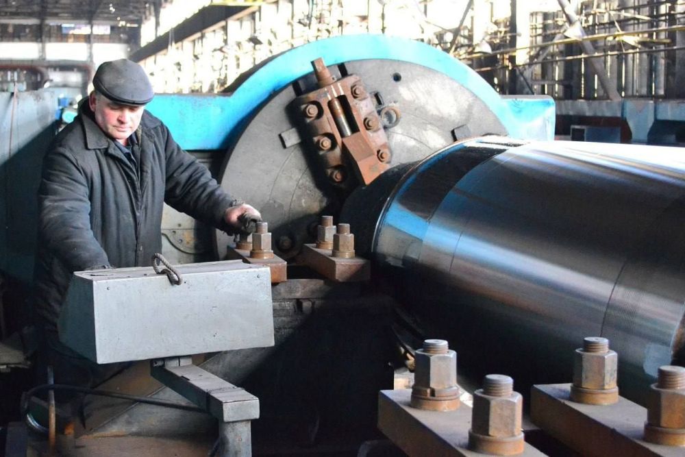 Работникам промышленных предприятий выплатят все долги с 2015-го года