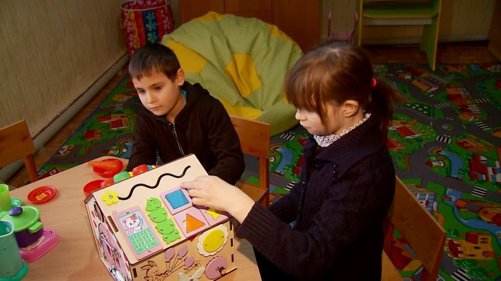 «Нашим детям приобрести элементарные навыки помогают эти бизиборды»