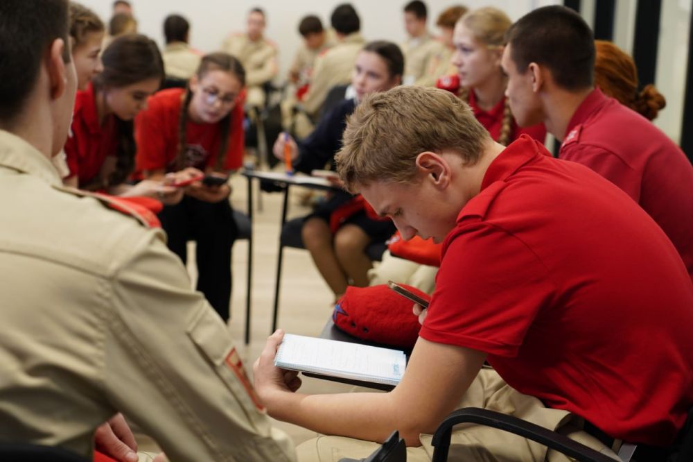 Состоялось первое совещание руководителей отрядов и заседание Совета юнармейских командиров ЛНР в этом году