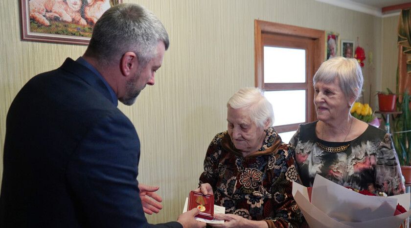 ����� ������������� ������ ������ ������ � 80-����� ������ ��������� �����