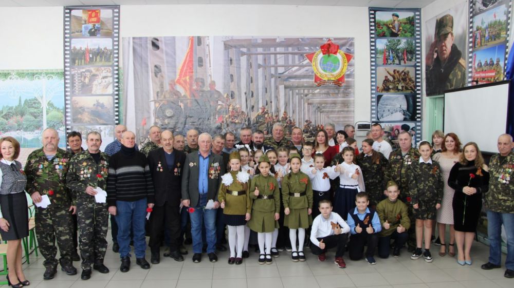 Накануне 36-й годовщины вывода советских войск из Афганистана в Меловской средней школе состоялся памятный концерт