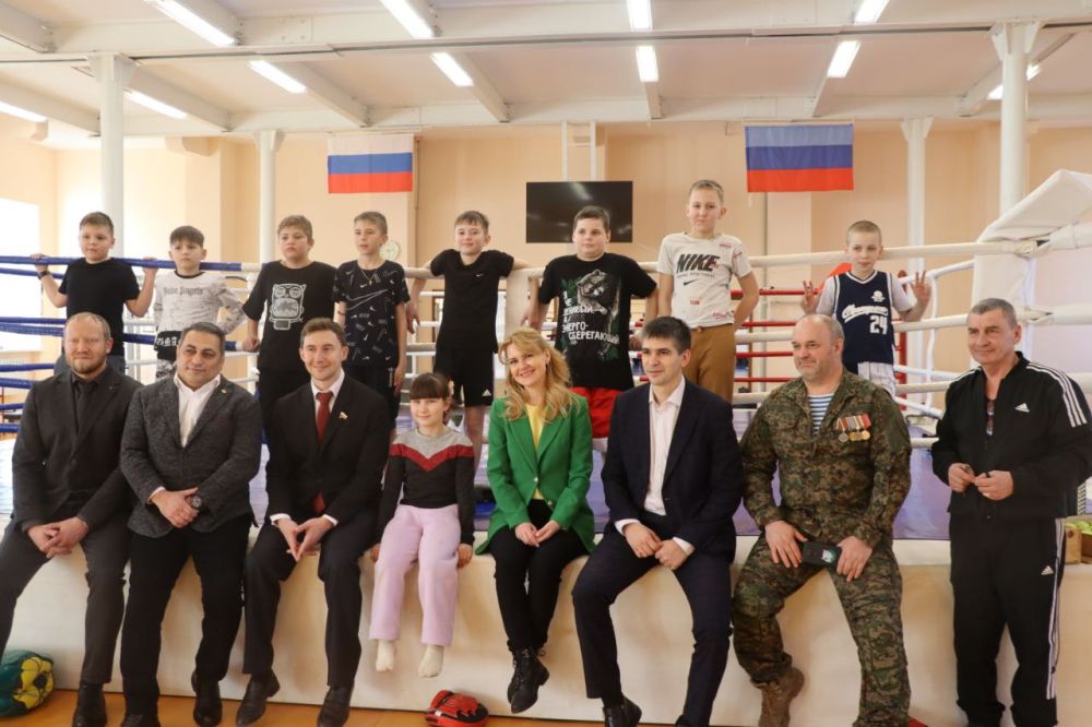 Северодонецк посетила делегация сенаторов Российской Федерации и министров Луганской Народной Республики