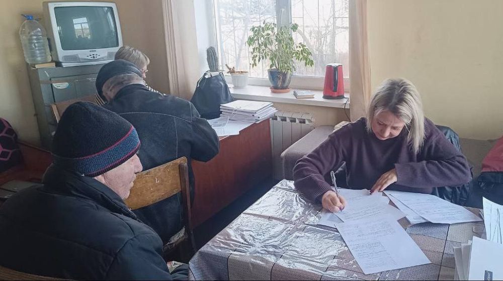 Сергей Колягин: Продолжаются совместные выездные приемы представителями филиала №7 Государственного казенного учреждения ЛНР «Республиканский центр социальной защиты населения» с сотрудниками отделов по жизнеобеспечению...