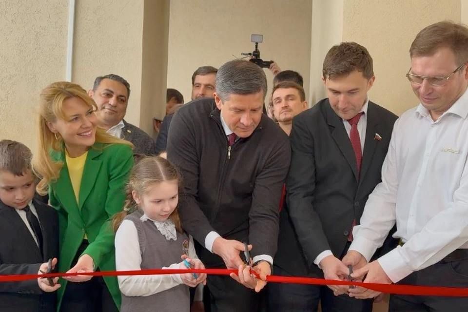 В Луганске открыли шахматный клуб Сергея Карякина