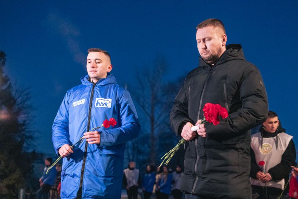 14 февраля Председатель Народного Совета ЛНР Денис Мирошниченко принял участие в митинге-реквиеме, посвященном 82-й годовщине освобождения Ворошиловграда (Луганска) от немецко-фашистских захватчиков