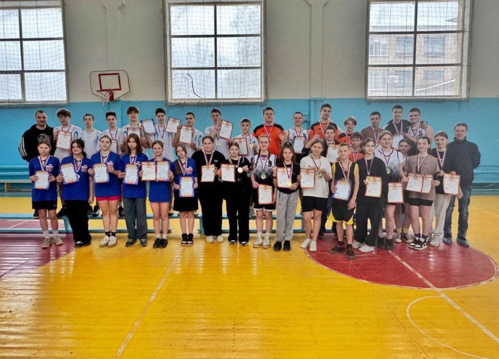 ТУРНИР ПО БАСКЕТБОЛУ СРЕДИ КОМАНД Г. КРАСНЫЙ ЛУЧ И Г. ПЕТРОВСКОЕ