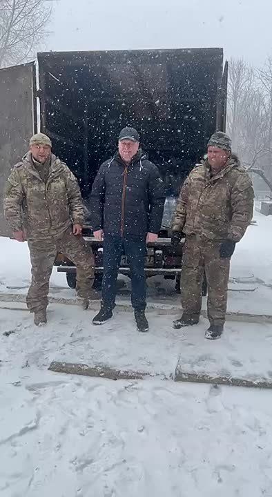 В рамках акции «ZА наших» партии «Единая Россия», усилиями Администрации и Совета Антрацитовского муниципального округа, местных предпринимателей и неравнодушных жителей собрана и передана очередная партия гуманитарной...