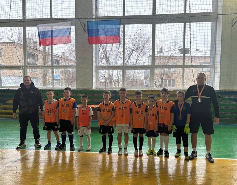 В честь Дня защитника Отечества в Краснодоне состоялся турнир по мини-футболу