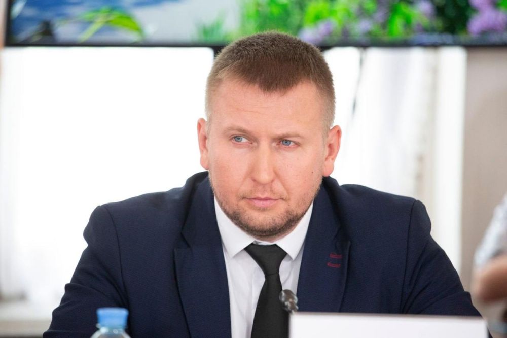 Целеустремленные, мужественные, преданные своей Родине и делу, профессионалы и настоящие патриоты — такие граждане должны быть двигателем развития как ЛНР, так и всей России