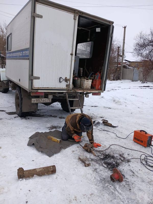 Сергей Козенко: На территории Краснодонского муниципального округа продолжаются аварийно-восстановительные работы на сетях водоснабжения и водоотведения аварийной бригадой шефа-региона «Тюменьбурстрой»