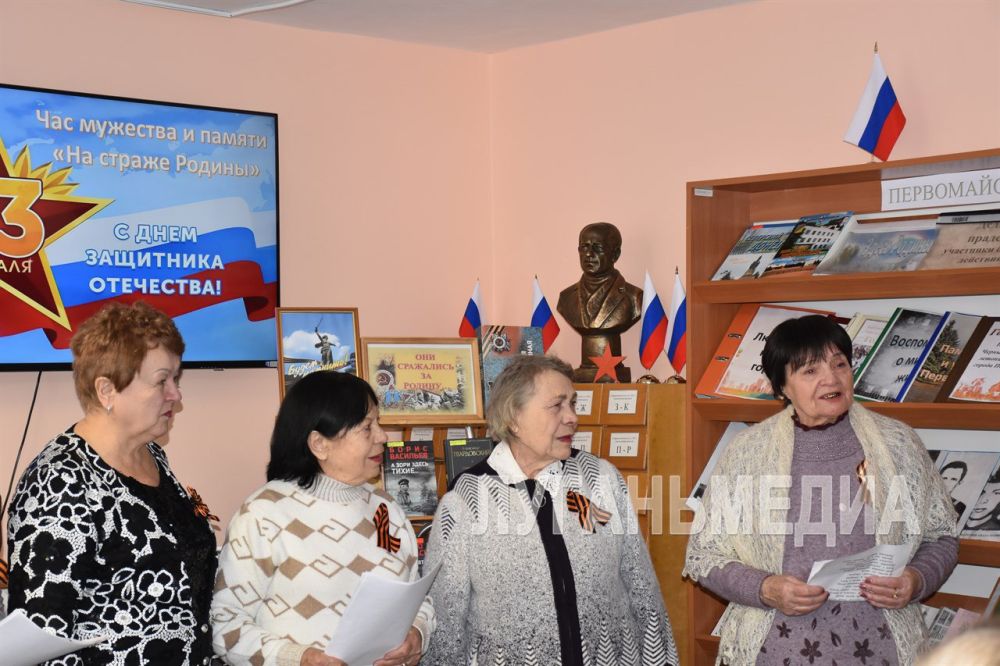 В день десятой годовщины окончания Чернухино-Дебальцевской операции в Централизованной библиотечной системе города Первомайска был проведен Час мужества и памяти «На страже Родины»