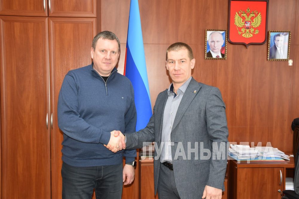 Первомайский городской округ с рабочим визитом посетила делегация из региона-шефа во главе с председателем Законодательного Собрания Калужской области Геннадием Новосельцевым