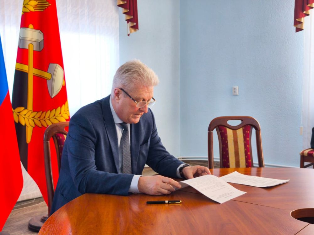 Сергей Козенко: Сегодня мы провели важное заседание антитеррористической комиссии, созданной при Администрации Краснодонского муниципального округа, на котором присутствовали члены комиссии и приглашенные члены рабочей группы