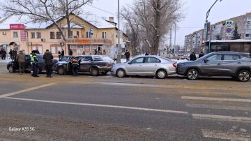 Сразу 4 машины попали в ДТП на Городке Завода ОР