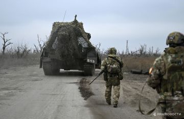 Саперы батальона Карбышева учат студентов в ЛНР минно-взрывной безопасности