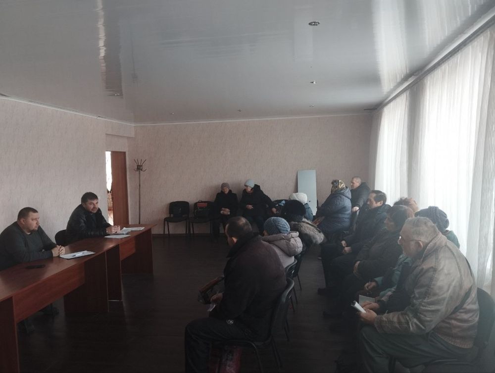 В г. Миусинск прошла встреча жителей с начальником отдела разрешительной документации управления строительства, архитектуры и земельных отношений Администрации Краснолучского городского округа Михаилом Ворожбянским