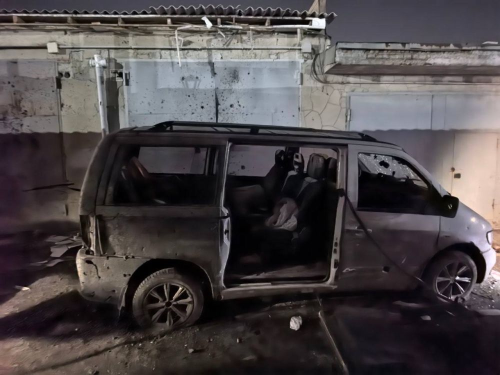 В результате детонации вражеского беспилотника над гаражным кооперативом в кв. Мирный в Луганске пострадали двое мирных жителей