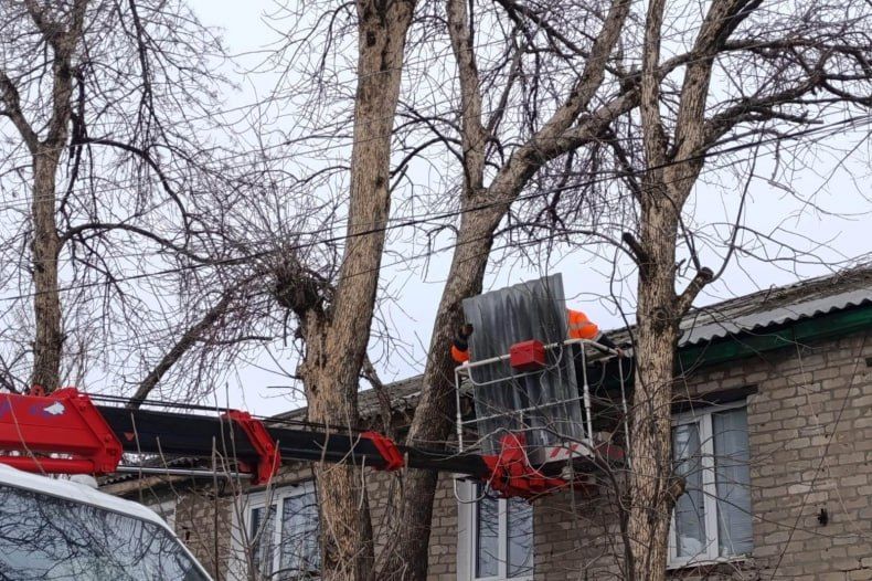 Аварийно-восстановительная бригада Тувы отремонтировала очередные крыши домов