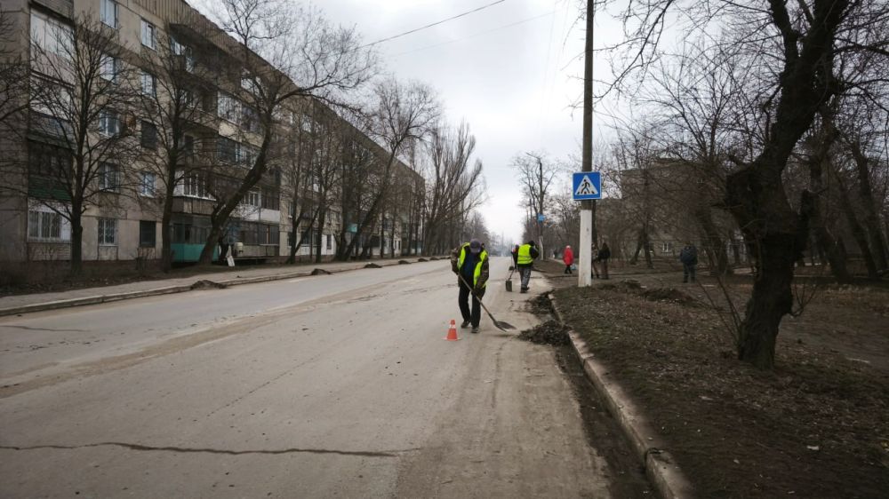 Уборка городских дорог продолжается
