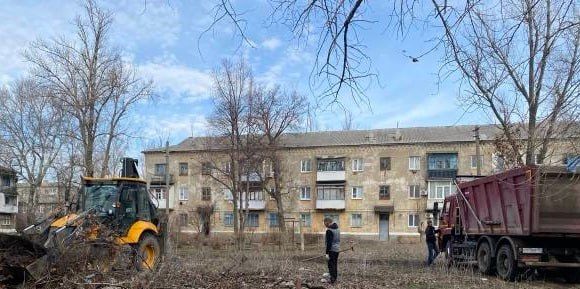 В Суходольске проведены работы по очистке точек сбора ТБО