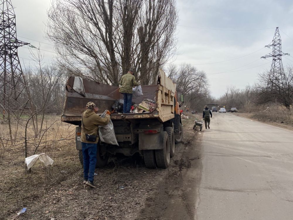 Субботник в Суходольске: совместными усилиями к чистоте города