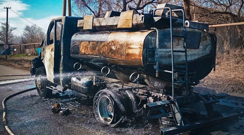 Бензовоз сгорел в Сватовском районе после атаки украинского БПЛА — МЧС России