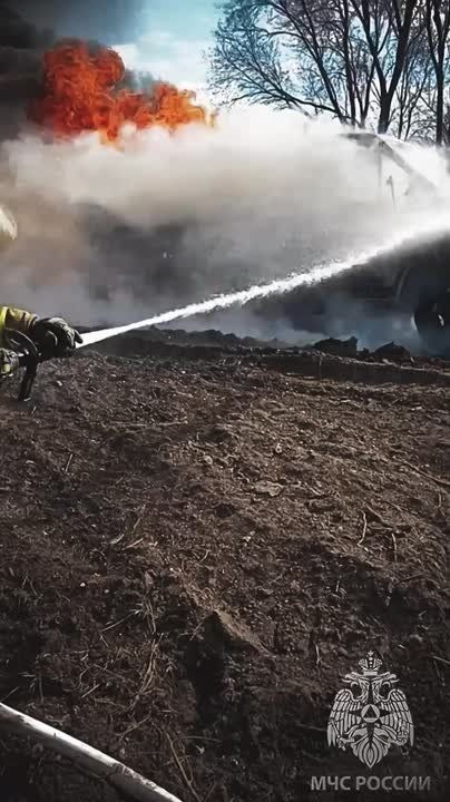 Бензовоз сгорел после атаки беспилотника в Сватовском районе