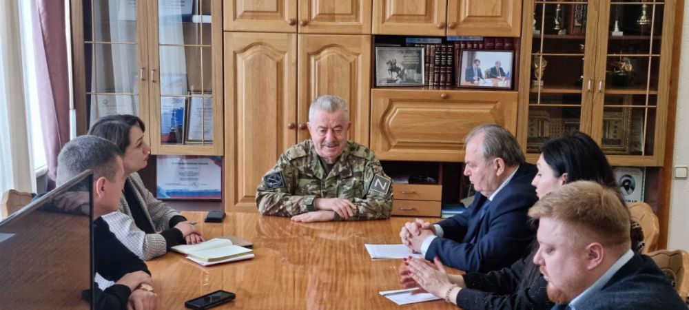 ������ ����������: ������� � ������ ���������� ���������������� ������������ ����� �. ���� ������ ������� ���������, ����������� ������������ 80-����� ������� ������