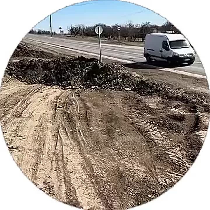 "До понедельника проблема будет решена". Народный фронт и ликвидация дороги