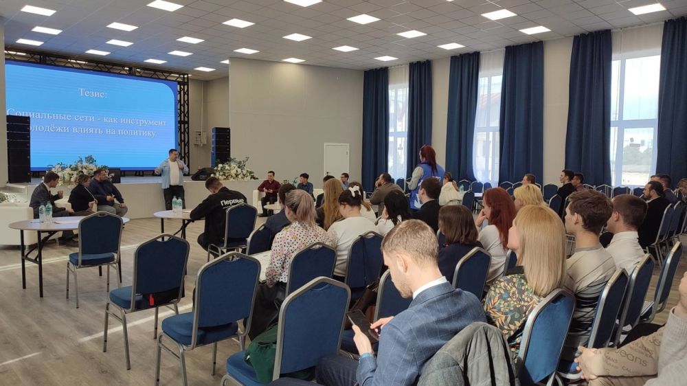 Команда из Брянки – региональный победитель дебатного турнира «Мнение молодежи»